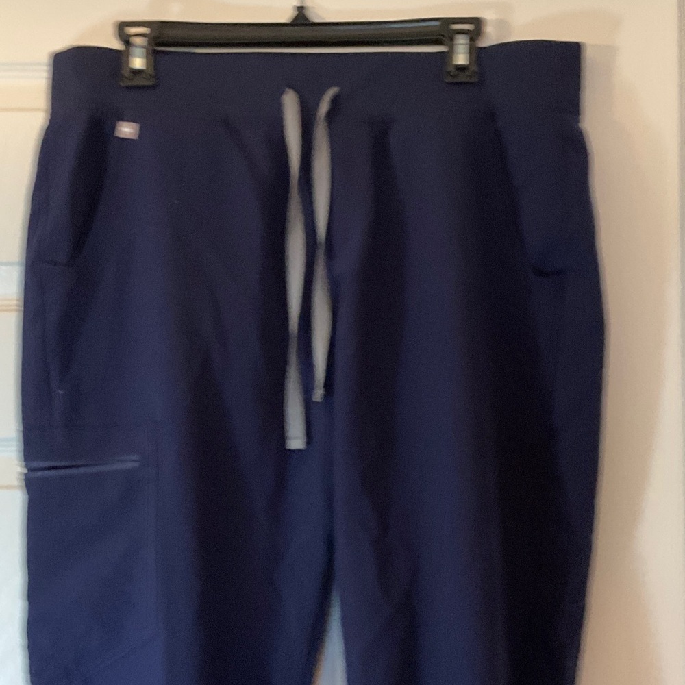 Figs Womens Scrub Top and Pants in Navy Blue with Gray Drawstring - Picture 2 of 7